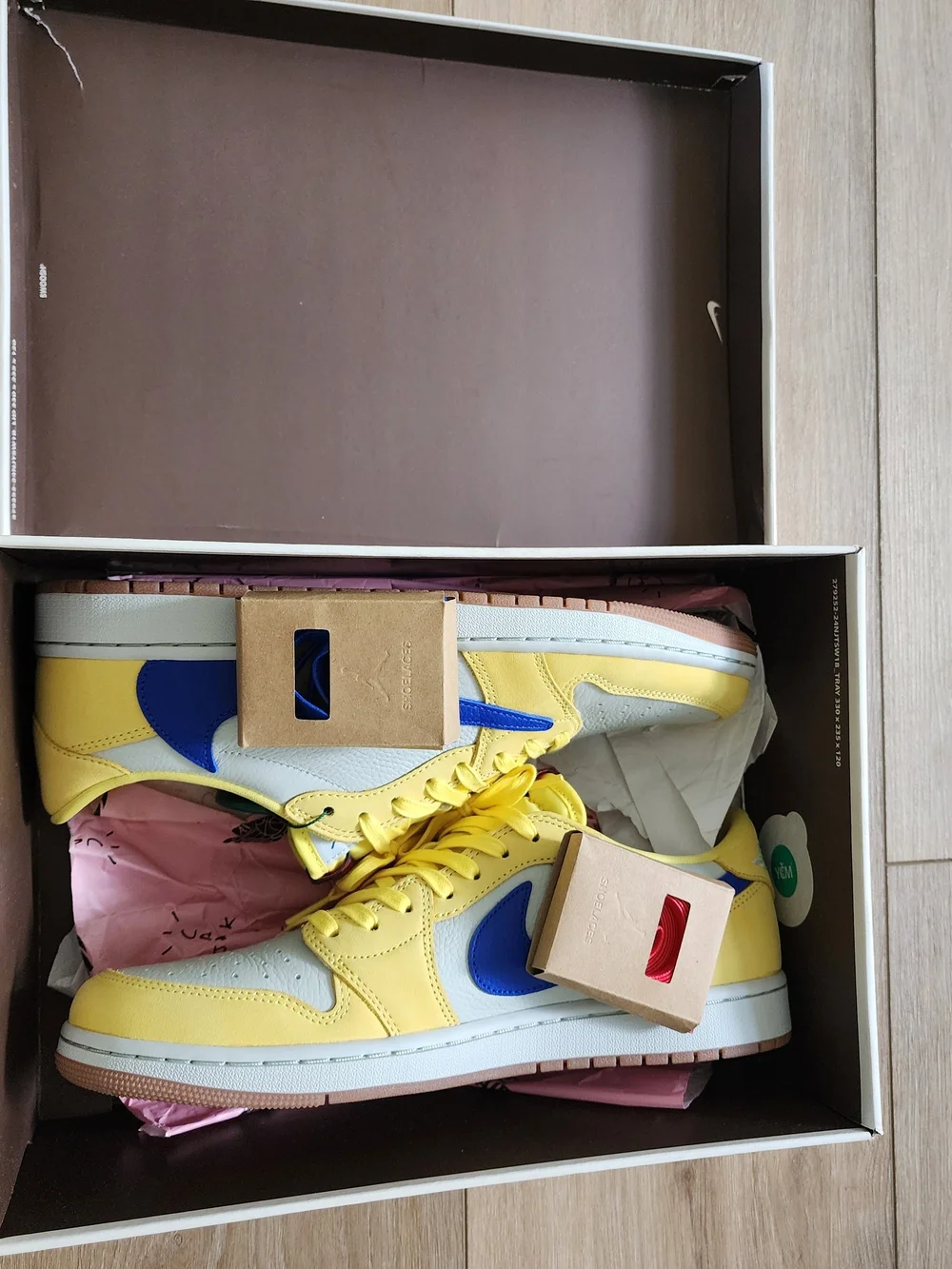 Travis Scott Canary Jordan 1 Lows